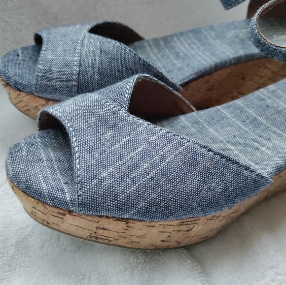 Toms | Chambray Blue Cork Wedge Buckle Platform Sandals Womens Size 7.5 - Picture 6 of 16